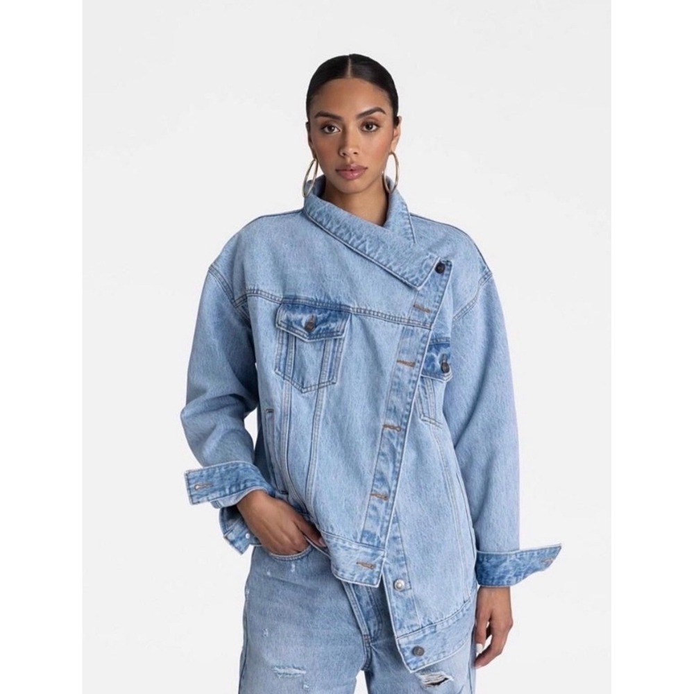 KBB by Kahlana Barfield Brown Asymmetrical Denim Jacket Light Wash Small NEW